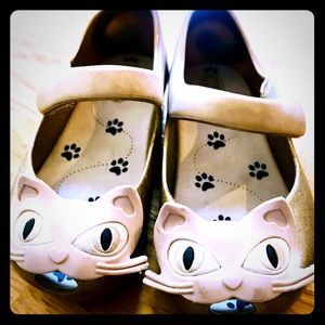 Mini Mellisa Gold Cat Toddler Size 6